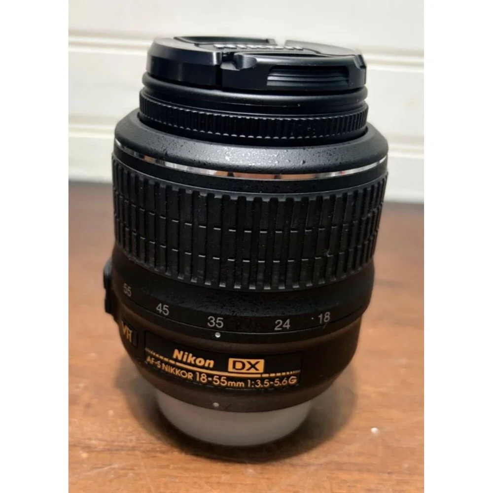 Nikon AF-S DX Nikkor 18-55mm f/3.5-5.6 dx vr Auto Lens